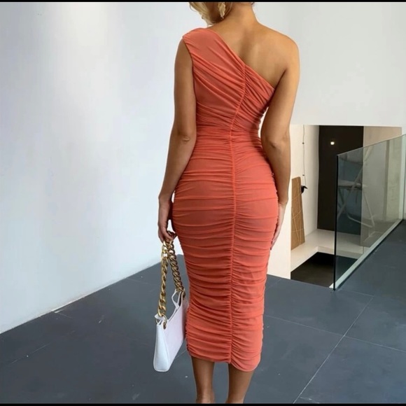 Dress - Picture 5 of 7